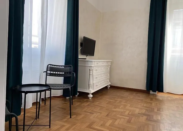 Cavour 44616 Roma