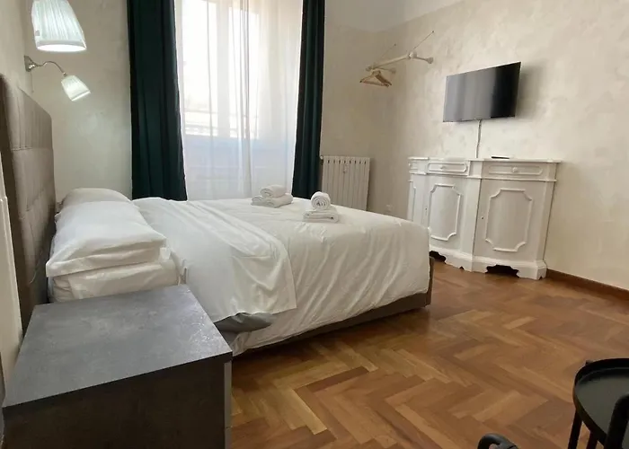 Cavour 44616 Roma